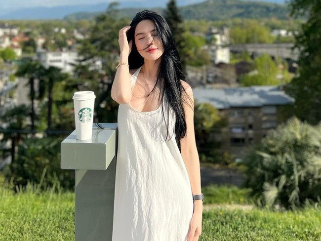 Mới đây, Chu Thanh Huyền khoe được bạn trai dẫn đi ăn, hóa đơn ăn uống lên tới 14 triệu đồng.