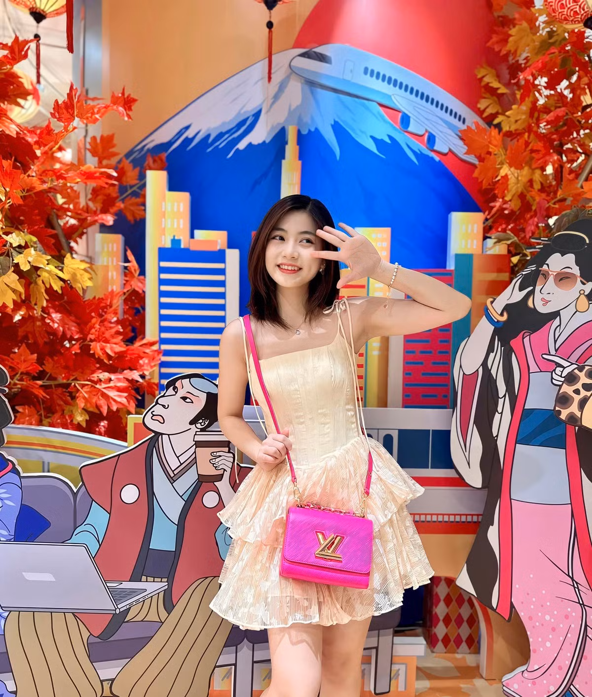 Nam Phương cũng nhận được nhiều sự quan tâm nhờ chuyện tình yêu ngọt ngào với streamer Win.D.