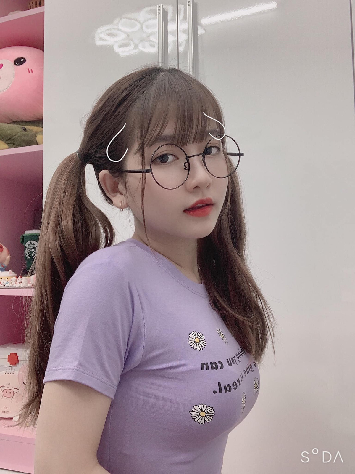 Chiều cao khiêm tốn nhưng nhờ body cân đối, hot girl Hà thành cuốn hút từng khung hình. Ảnh: FBNV