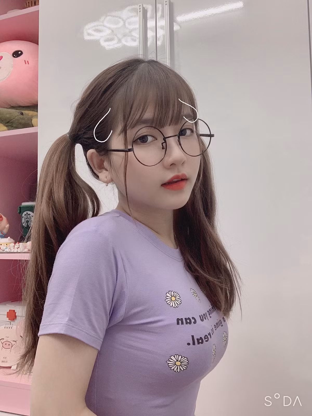 Chiều cao khiêm tốn nhưng nhờ body cân đối, hot girl Hà thành cuốn hút từng khung hình. Ảnh: FBNV