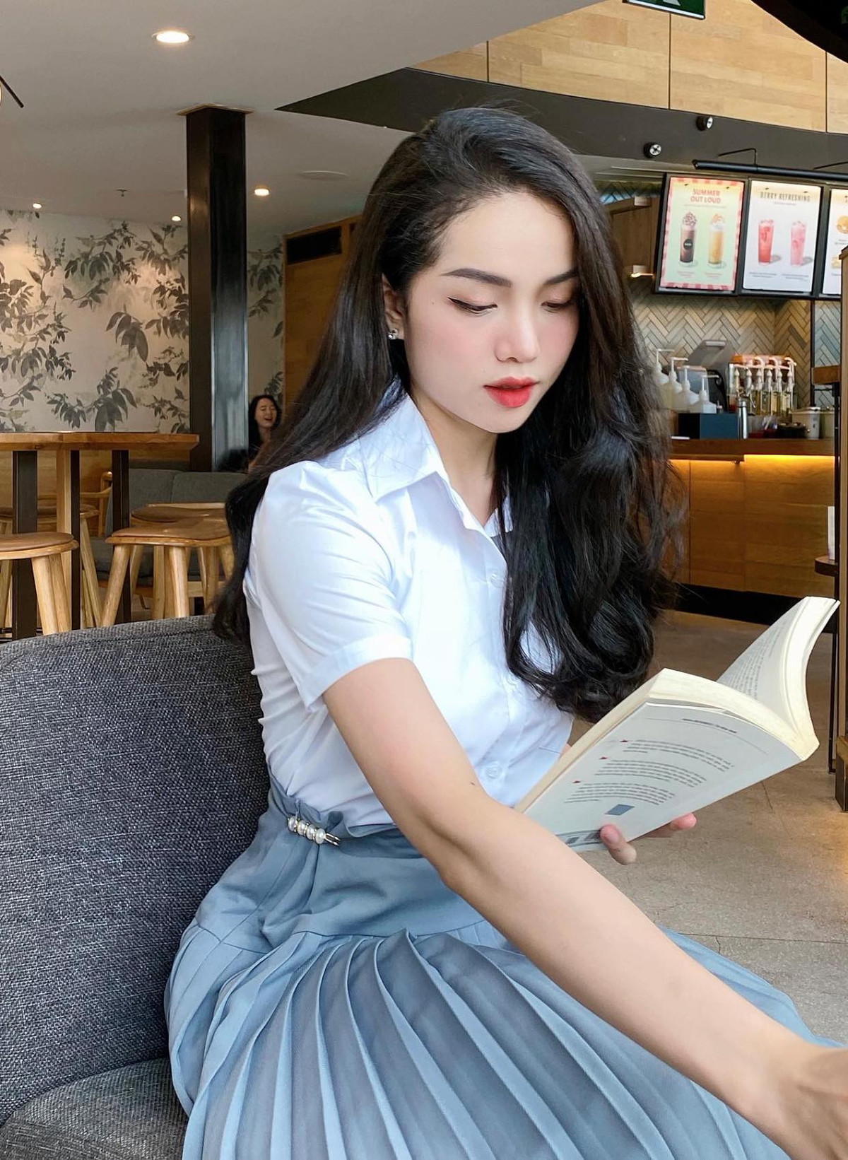 Thiện Mỹ là giáo viên dạy Tiếng Anh cho sinh viên và nhân viên văn phòng.