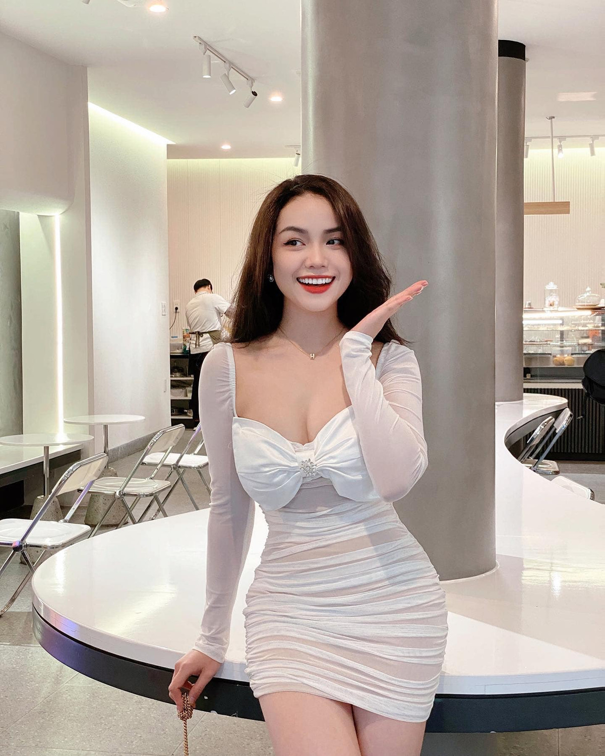 Trước đó, cô từng là nữ tiếp viên hàng không của một hãng bay nổi tiếng ở Việt Nam.