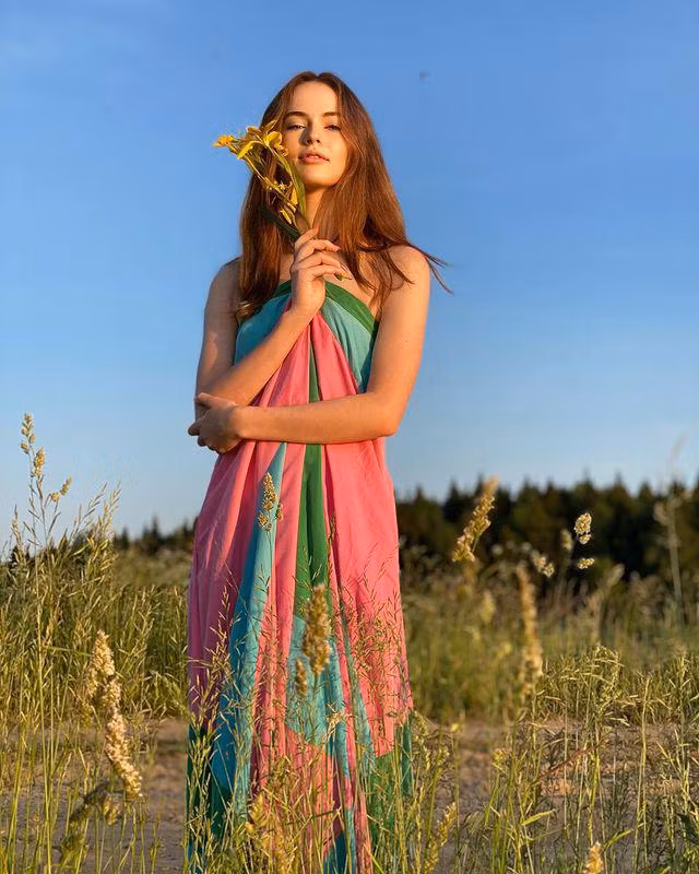 Ở tuổi 18, Kristina Pimenova cũng là một triệu phú trẻ khi sở hữu khối tài sản 10 triệu USD (khoảng 241 tỷ đồng).