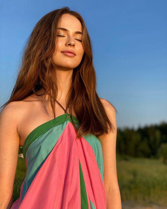 Hiện tại, cô học tập và làm việc tại Mỹ. Nhờ có sự hậu thuẫn từ gia đình, Kristina Pimenova cân bằng được giữa việc học tập, làm việc và vui chơi nên vẫn giữ được thành tích học tập tốt.