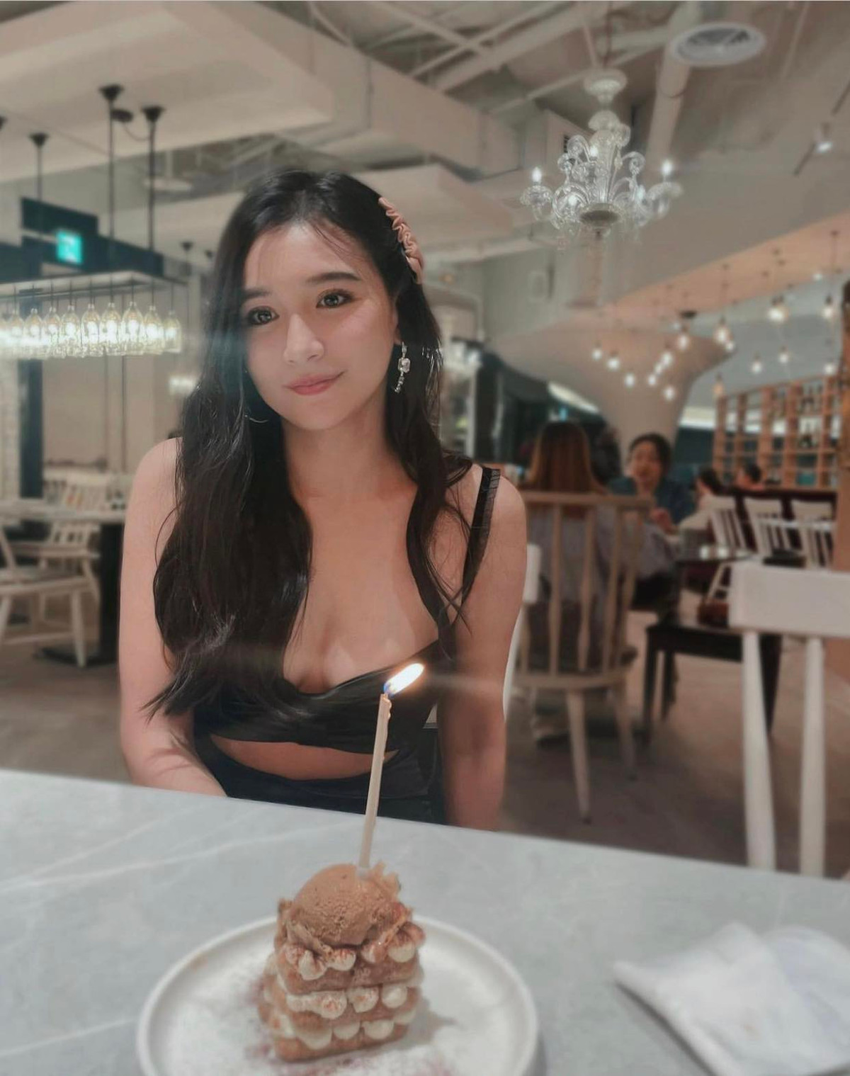 Hot girl Đài Loan gây sốt cộng đồng mạng với nhan sắc "chuẩn không cần chỉnh".