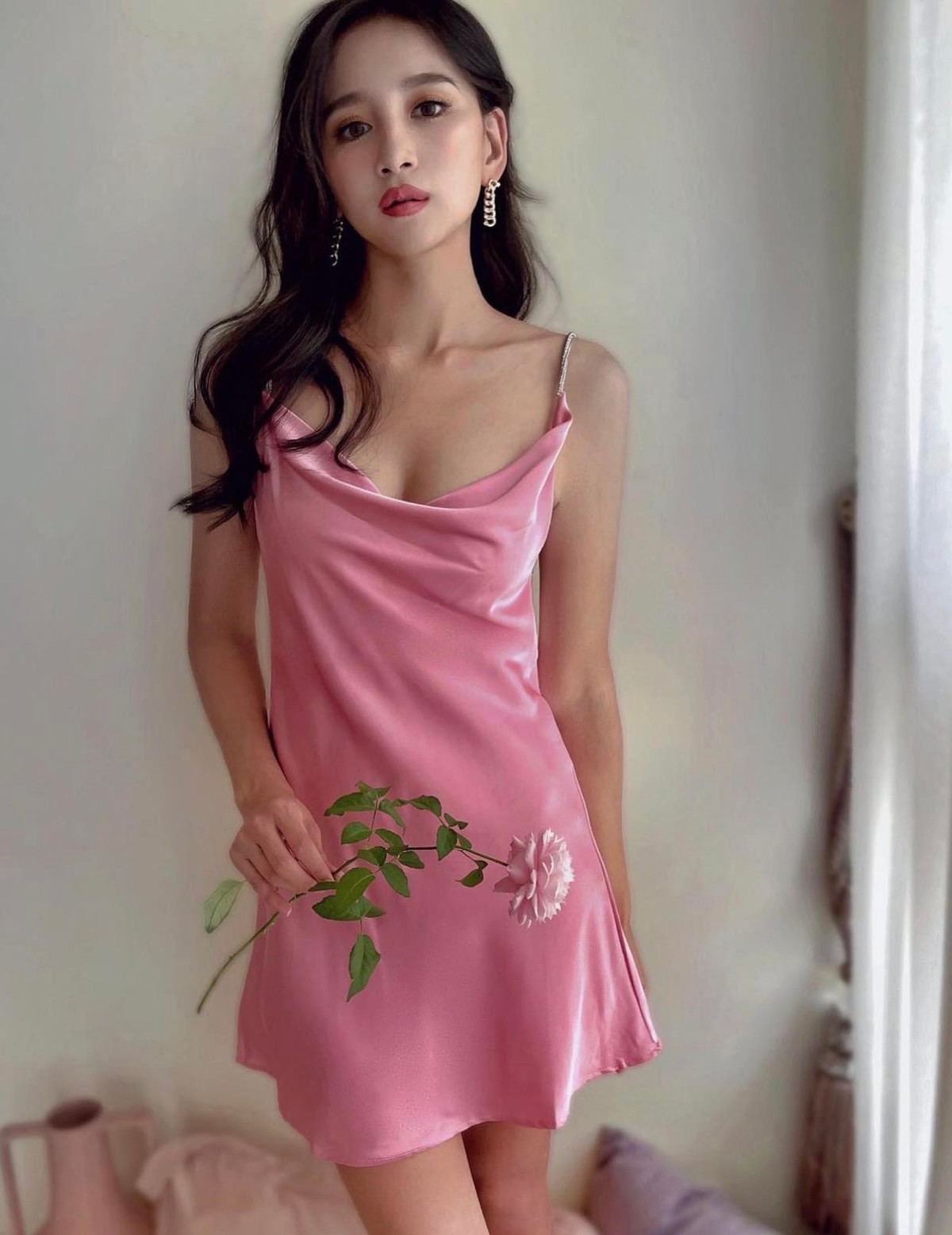 Là hot girl Đài Loan nổi đình đám, cô nàng sở hữu ngoại hình mặt xinh dáng chuẩn.