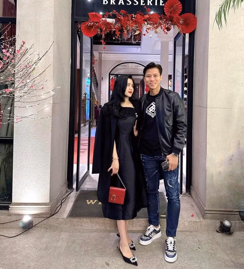 Cặp đôi bén duyên từ một lần Quế Ngọc Hải tình cờ tới Đại học Vinh tham dự cuộc thi hoa khôi ngày ấy.