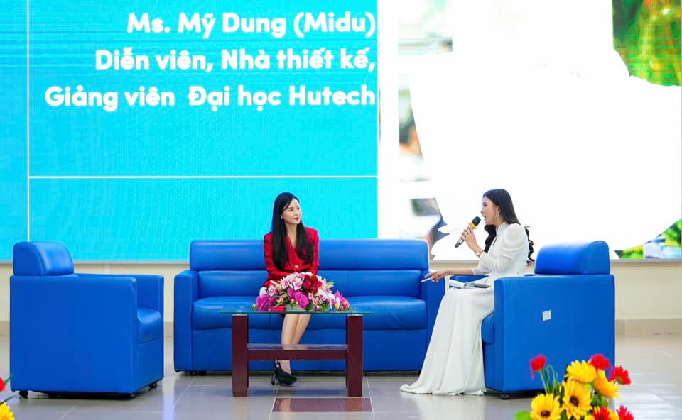 Midu cho biết cô chính thức làm giảng viên vào tháng 5/2017, giảng dạy ngành Thiết kế thời trang của Khoa Kiến trúc Mỹ thuật - ĐH Công nghệ TP.HCM - Hutech.