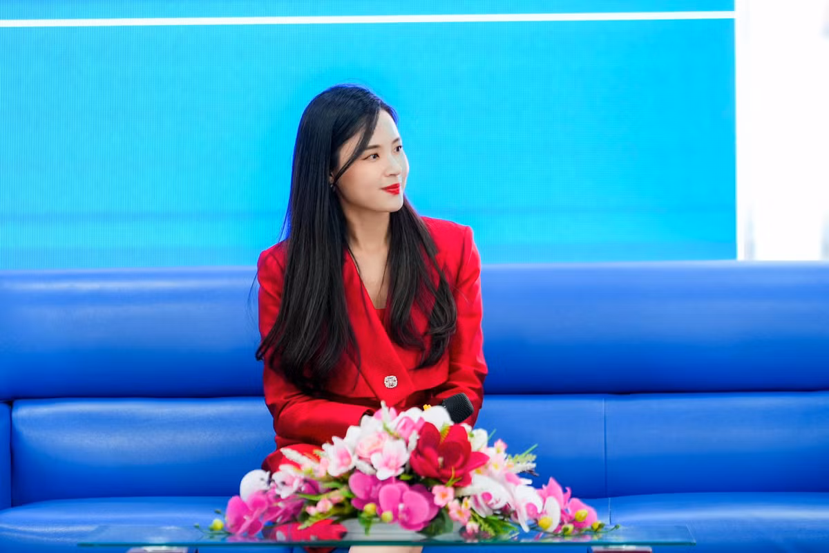 Hiện tại, những khoảnh khắc khi làm giảng viên của Midu đang nhận được nhiều sự quan tâm từ khán giả.