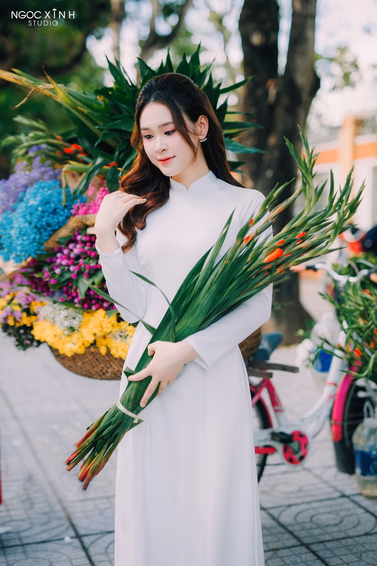 Nữ MC sở hữu chiều cao cân đối 1m67, nặng 47kg và có số đo 3 vòng thon gọn 89 - 63 - 90.