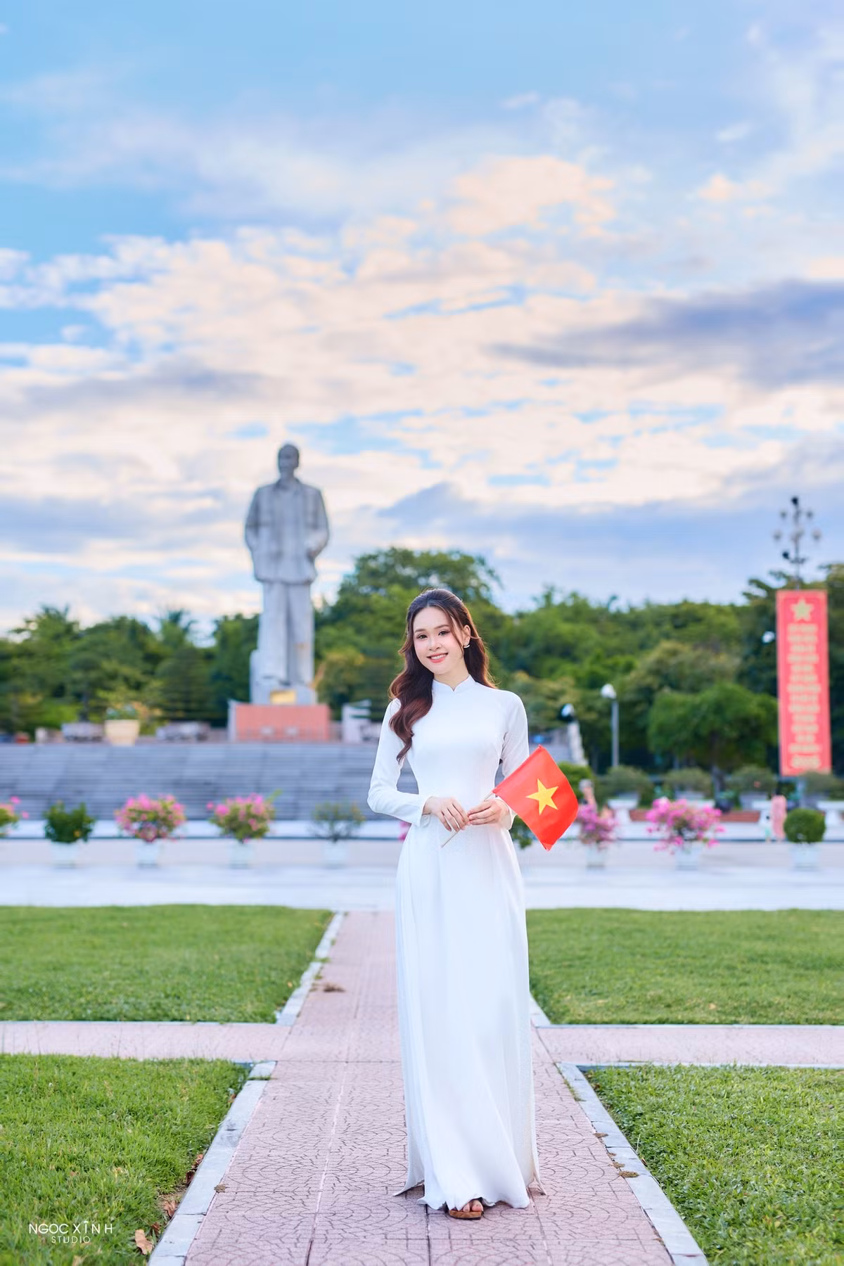 Bộ ảnh sau khi chia sẻ lên MXH nhanh chóng nhận về lượt "thả tim" lớn.