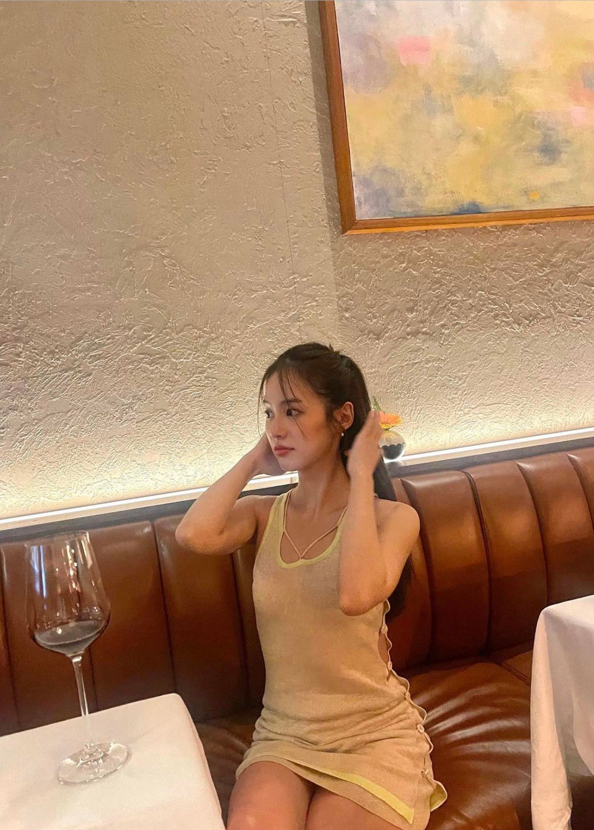 Hot girl Thái Lan không chỉ gây sức hút trong nước, cô nàng còn gây sốt cả Châu Á bởi ngoại hình xinh đẹp và phong cách ăn mặc dẫn đầu xu hướng.