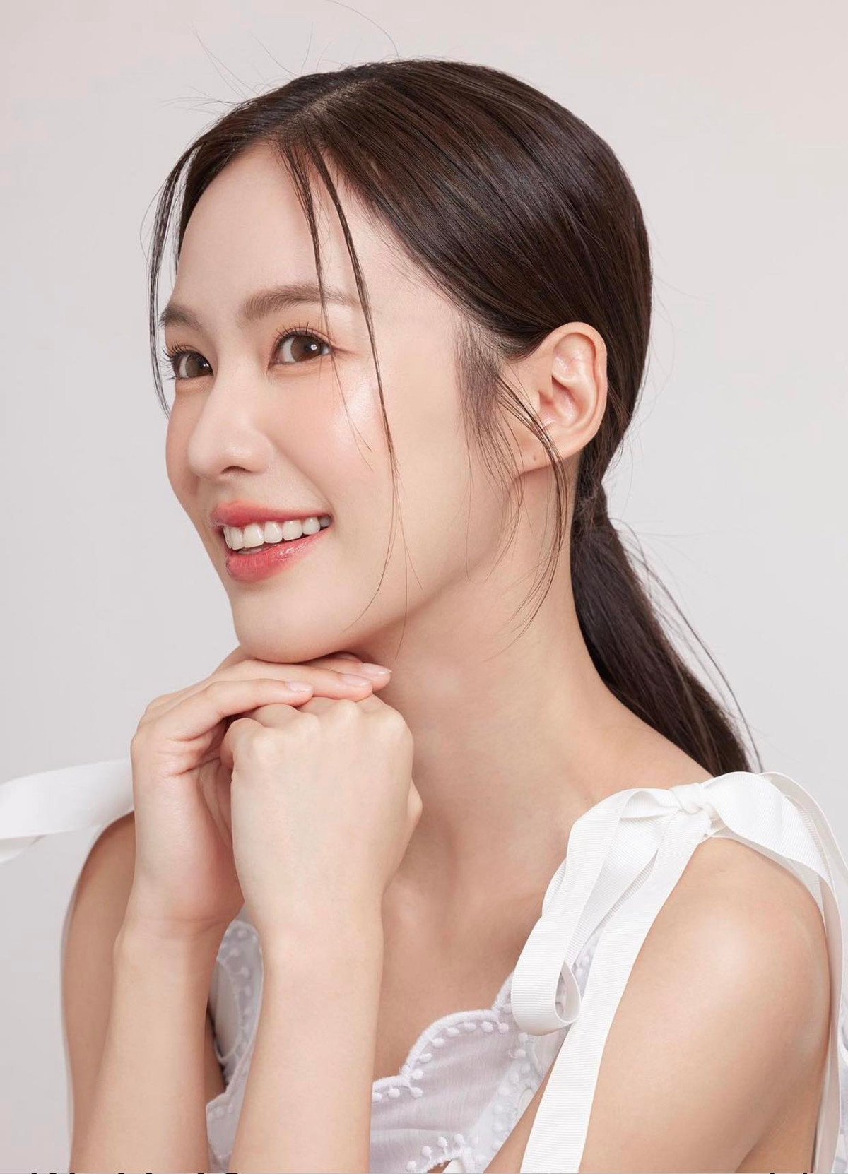 Pimtha sở hữu gu thời trang bắt mắt, dẫn đầu các xu hướng.