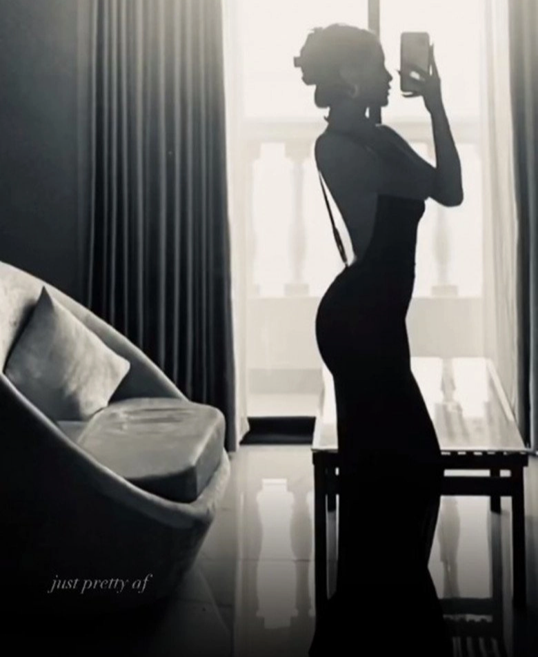 Mới 15 tuổi nhưng cô nàng này đã sở hữu chiều cao vượt trội khiến netizen trầm trồ, xuýt xoa. Huệ Anh cũng tự tin khoe dáng lên MXH.