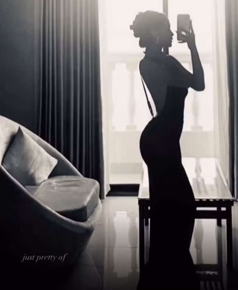 Mới 15 tuổi nhưng cô nàng này đã sở hữu chiều cao vượt trội khiến netizen trầm trồ, xuýt xoa. Huệ Anh cũng tự tin khoe dáng lên MXH.