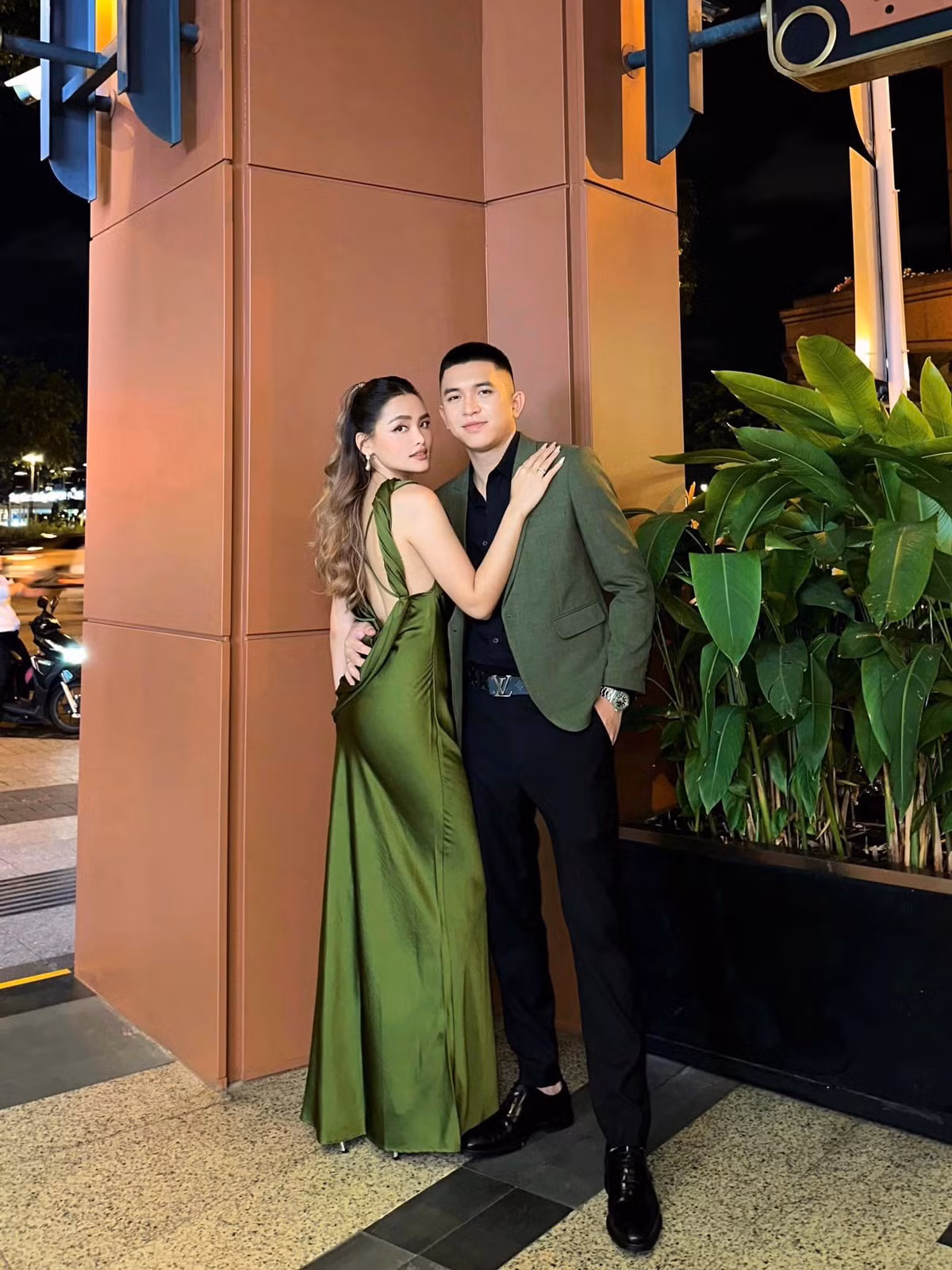 Cặp đôi chính thức về chung một nhà hồi đầu năm 2023. Kể từ khi làm dâu, cuộc sống của rich kid Linda Ngô vẫn được nhiều người quan tâm.