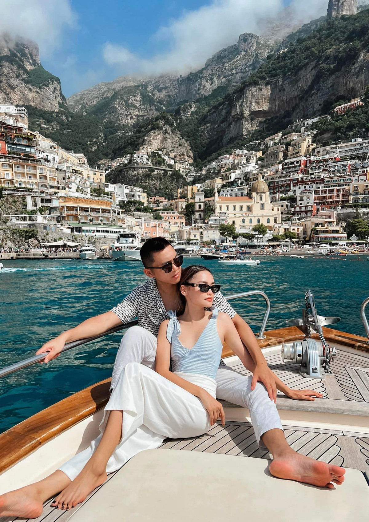 Được biết Linda và Phong Đạt đã yêu nhau được 6 năm, dù trải qua nhiều sóng gió nhưng tình cảm của cặp đôi càng trở nên sâu đậm.