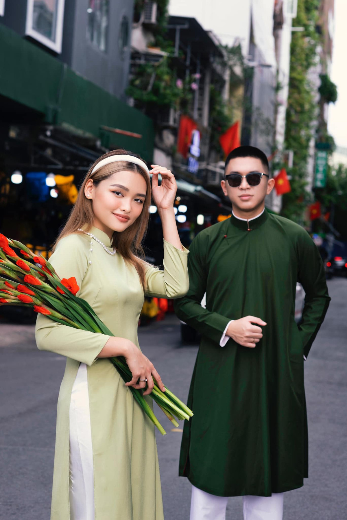 Mối quan hệ tốt đẹp của cô với mẹ chồng khiến nhiều người hâm mộ cặp đôi cảm thấy ghen tỵ.