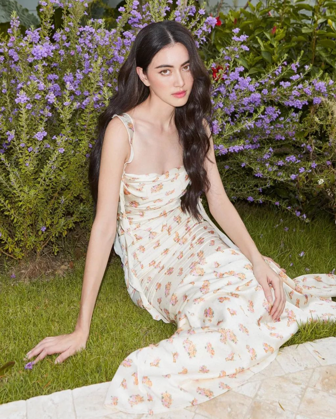 Trong loạt ảnh mới nhất, có thể thấy, mỹ nhân Thái đã phần nào lấy lại vóc dáng cân đối hơn đôi chút so với những bức hình cách đây 2 tháng.