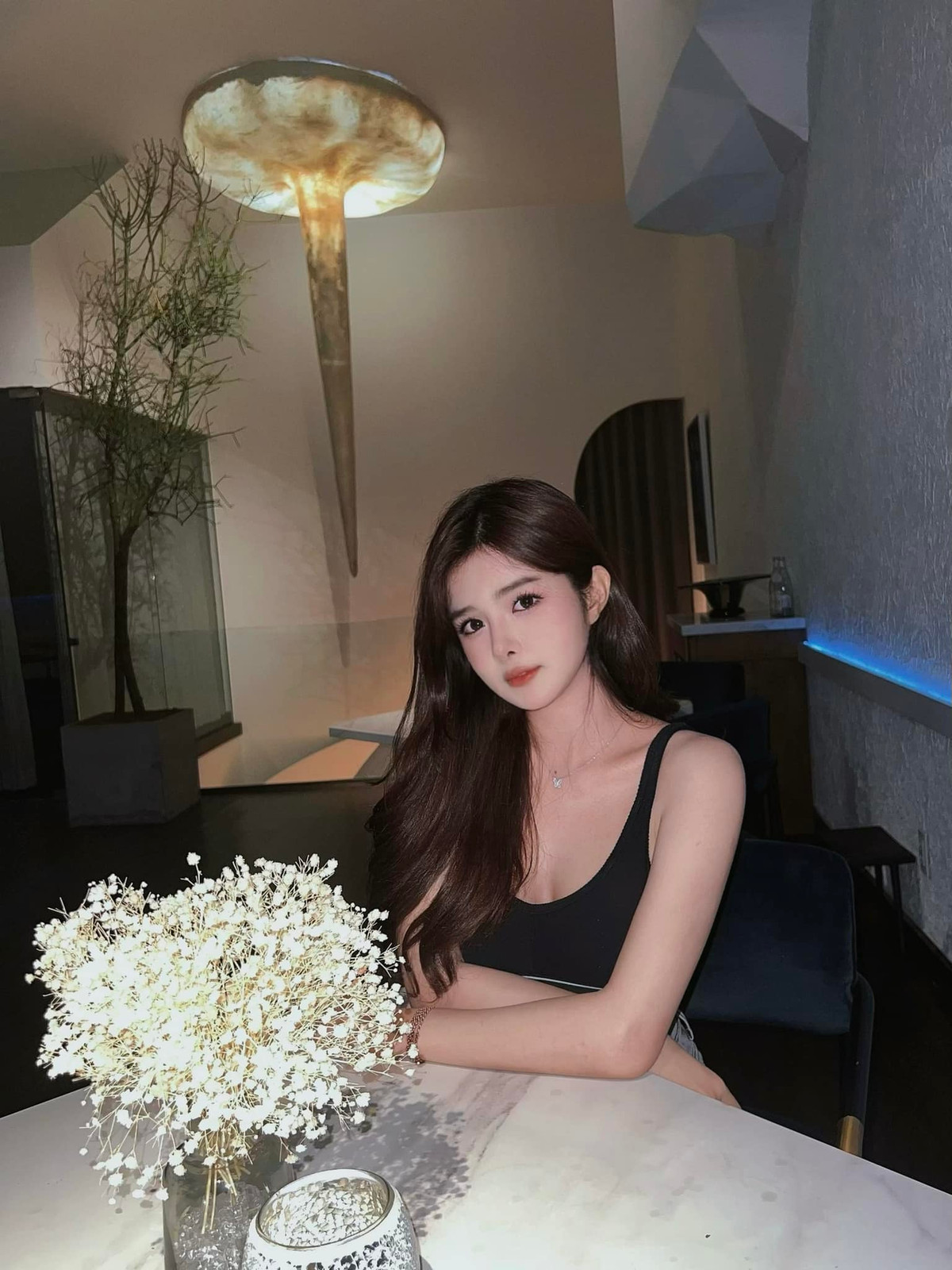 Cô nàng thường xuyên chia sẻ hình ảnh đời thường trên trang cá nhân và nhận được nhiều lời khen của người hâm mộ.