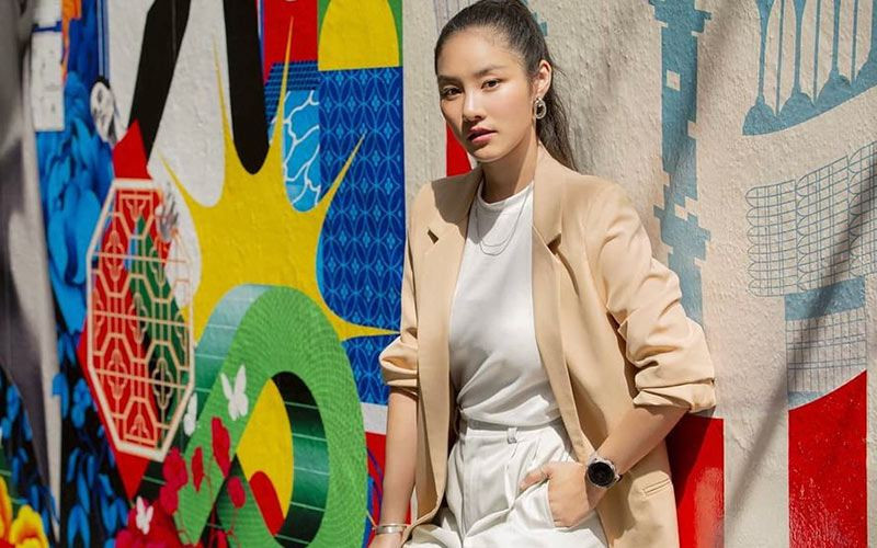 Cô luôn nhận được những lời khen có cánh khi xuất hiện ở nơi đông người.