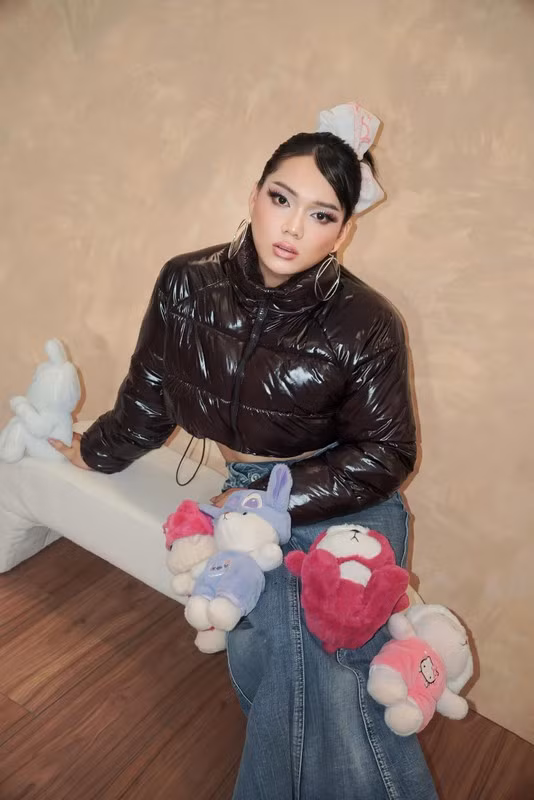 TikToker này cũng nhận không ít “gạch đá” bởi cư dân mạng cho rằng anh chàng này đang cố tình làm “lố” để thu hút sự chú ý từ truyền thông.