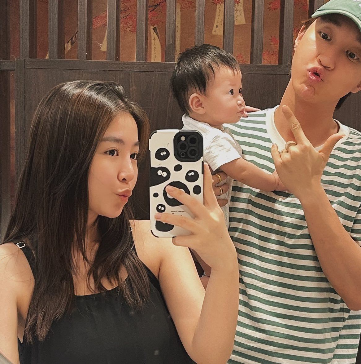 Dù không hoạt động quá nhiều ở làng giải trí nhưng cô rất được lòng cư dân mạng, hiện đang có hơn 1 triệu người theo dõi trên Instagram.