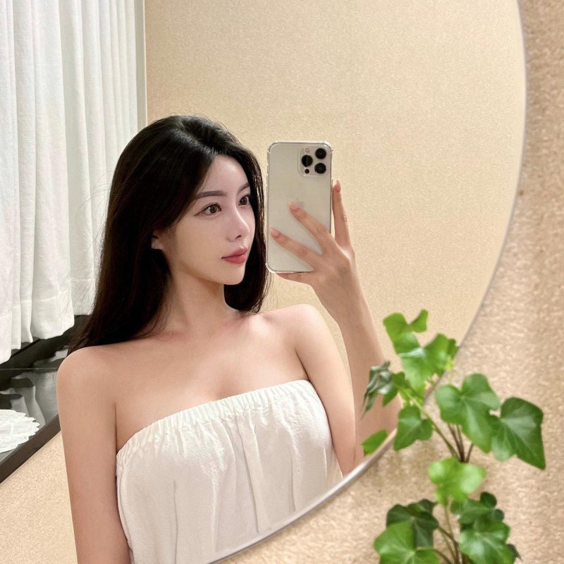 Jonna, người đẹp của Hàn Quốc được mệnh danh là mỹ nhân có nhan sắc tuyệt mỹ, không kém cạnh các nữ diễn viên đình đám của nước này.