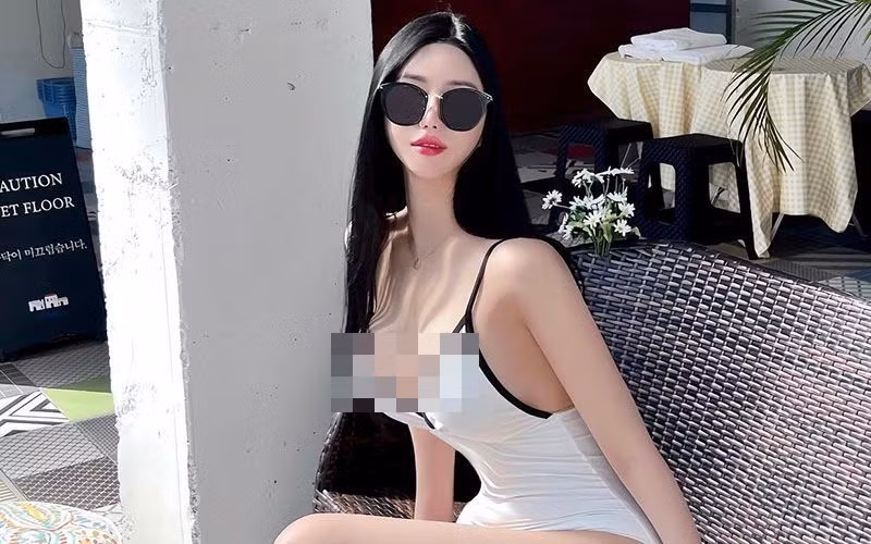 Jonna luôn tự tin phô diễn đường cong và những điểm mạnh trong hình thể của mình.