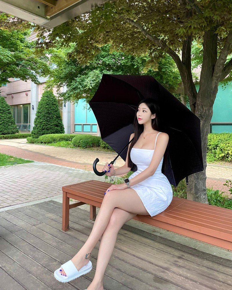 Điều kiện khí hậu giúp các cô gái Hàn có làn da trắng hơn nhiều khu vực châu Á khác, có lẽ vì thế mà làn da là thế mạnh của Jonna,