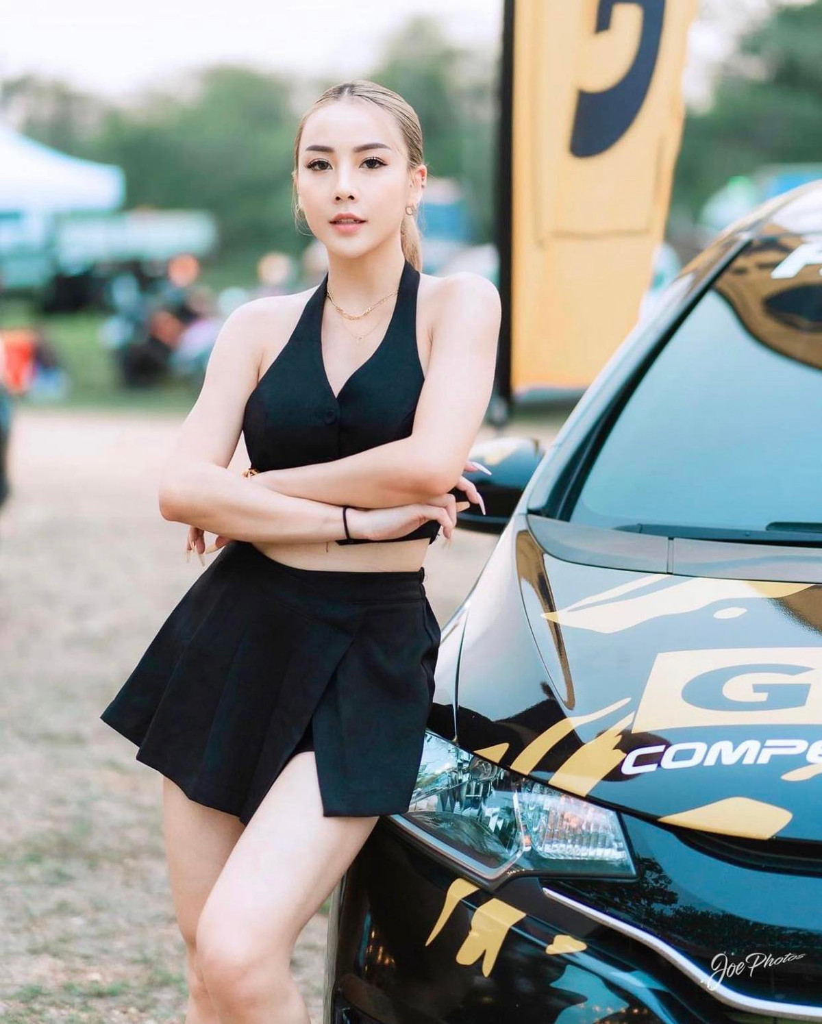 Vóc dáng bốc lửa, đặc biệt là vòng 1 căng tròn được coi là ưu điểm tuyệt vời giúp hot girl xứ Chùa Vàng này lọt vào mắt xanh của rất nhiều nhiếp ảnh gia.