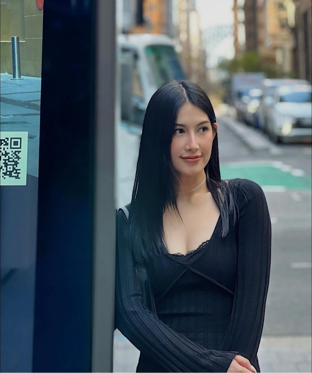 Đồng thời, Emmy Nguyễn tiếp tục rẽ hướng, theo đuổi công việc MC truyền hình.