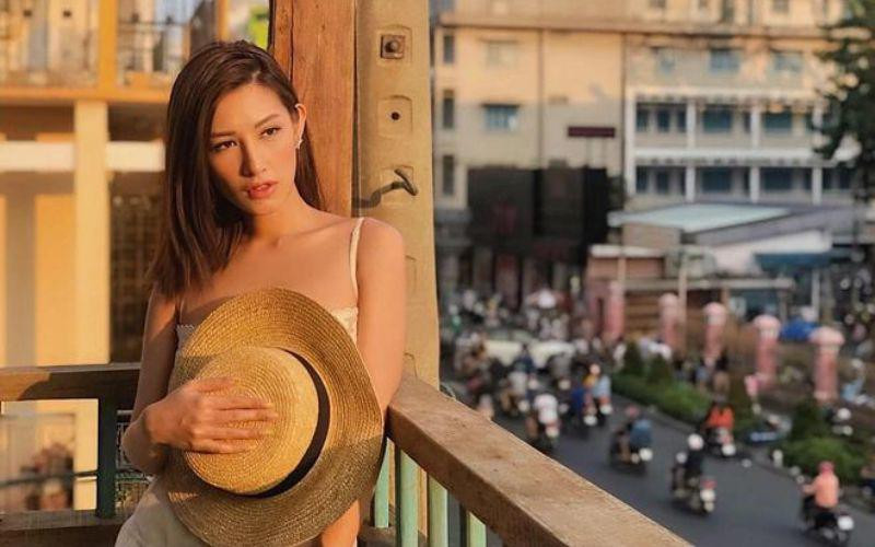 Từ khoảnh khắc đó, tên tuổi hot girl ngủ gật - Emmy Nguyễn nổi như cồn trên các trang mạng xã hội.