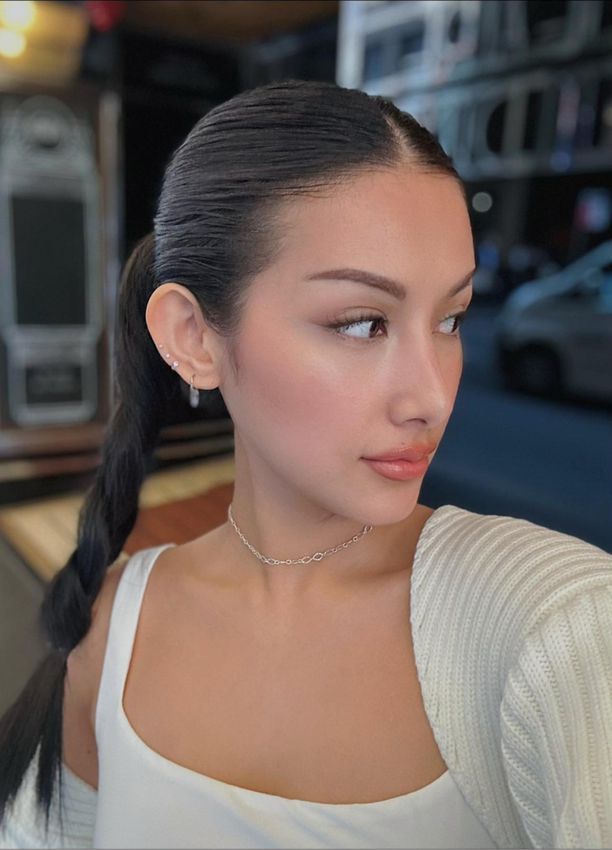 Ở hiện tại khi bước vào tuổi 31, Emmy Nguyễn theo đuổi style quyến rũ và trẻ trung.