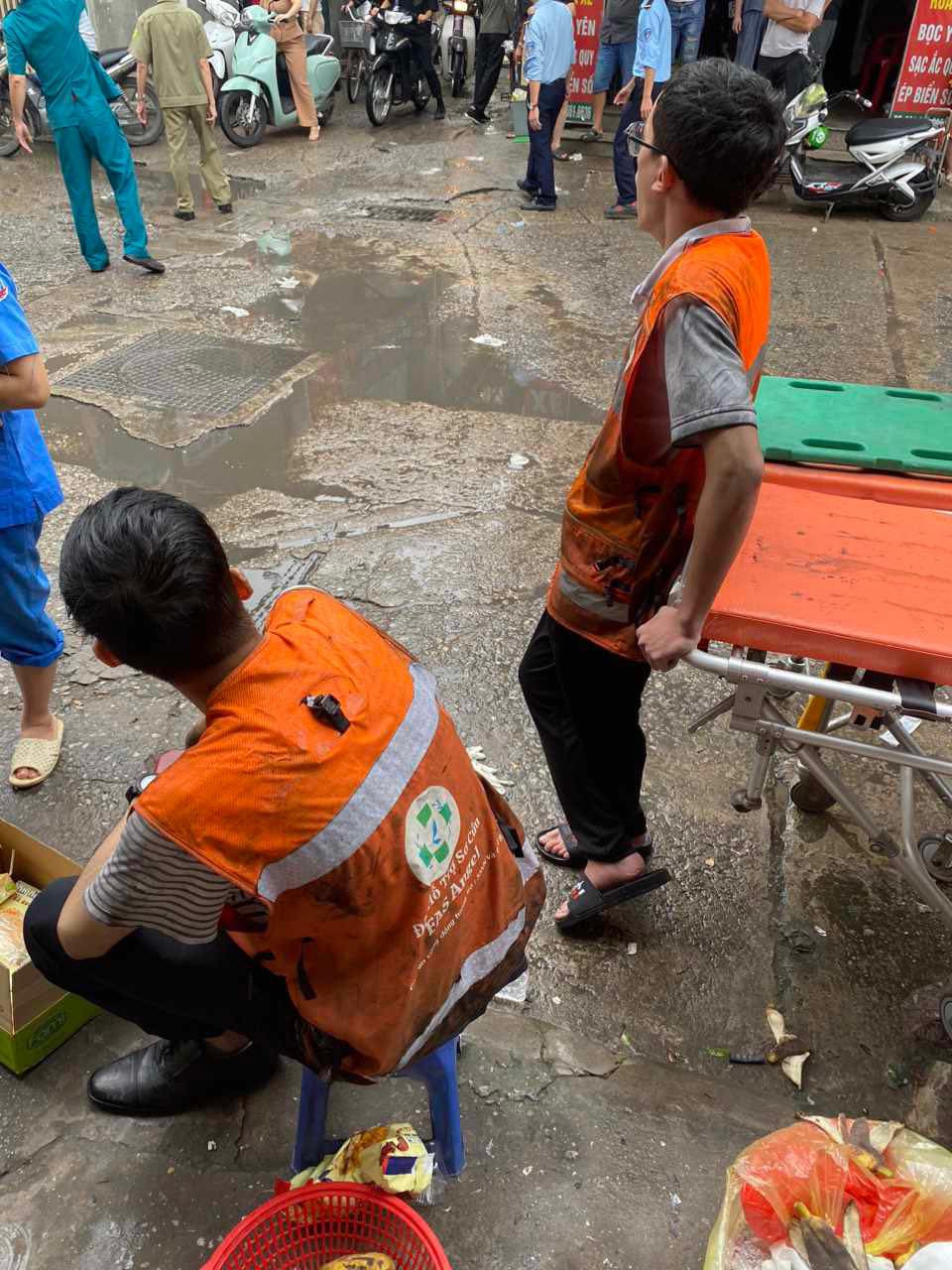 Hoạt động chính của đội với mạng lưới hơn 130 thành viên rải đều khắp Hà Nội. Khi nhận được thông tin tai nạn, đội sẽ xác nhận vị trí hiện trường và tình trạng nạn nhân. Những thành viên gần nhất ngay lập tức đến nơi sơ cứu cho nạn nhân.