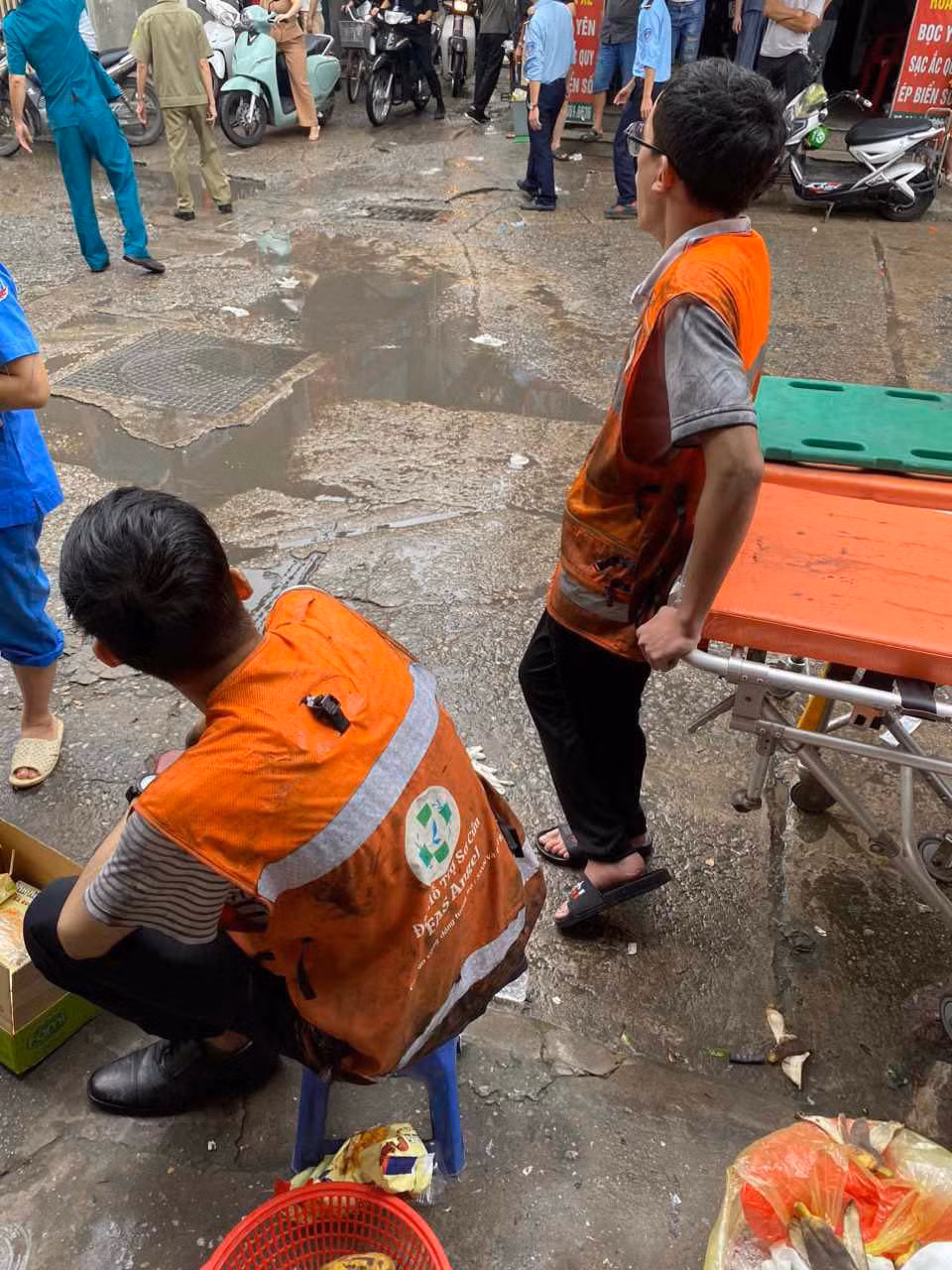 Hoạt động chính của đội với mạng lưới hơn 130 thành viên rải đều khắp Hà Nội. Khi nhận được thông tin tai nạn, đội sẽ xác nhận vị trí hiện trường và tình trạng nạn nhân. Những thành viên gần nhất ngay lập tức đến nơi sơ cứu cho nạn nhân.