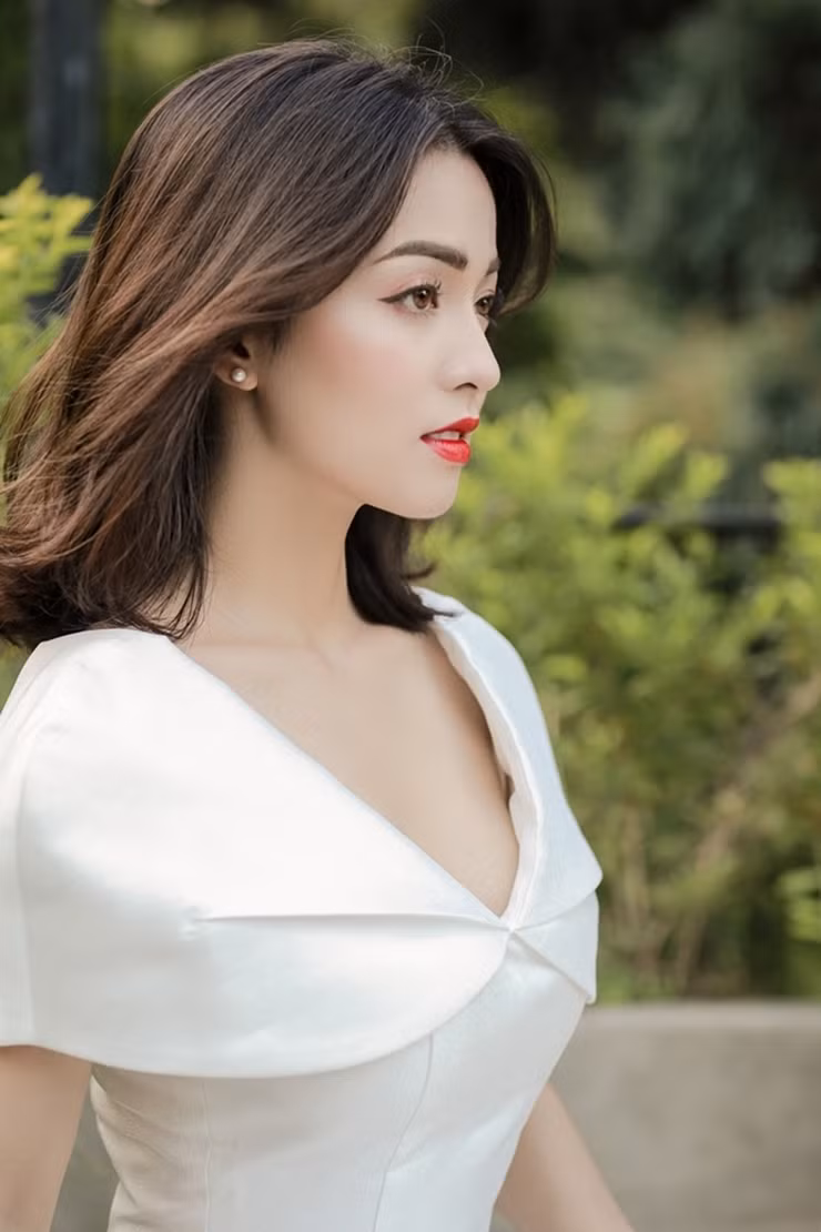 Hiện tại, người đẹp rẽ hướng khác liên quan đến trang điểm, làm KOLs.