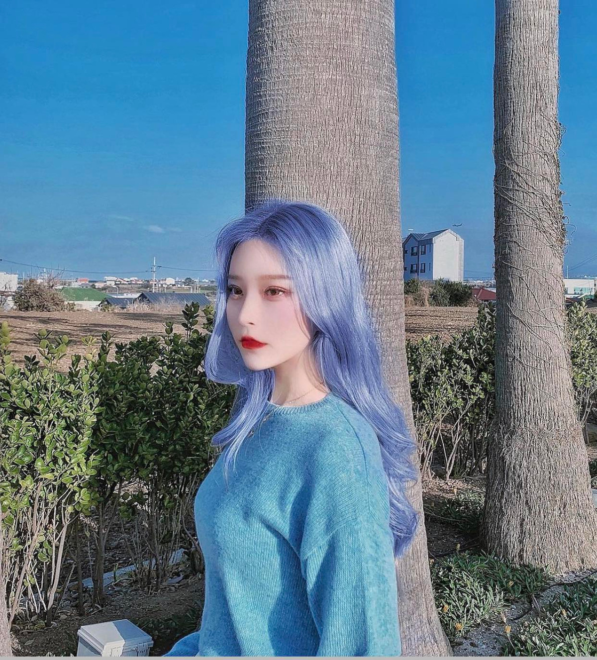 Nhờ lợi thế về làn da, Gini được nhiều nhãn hàng mỹ phẩm "chọn mặt gửi vàng" trong các chiến dịch quảng bá sản phẩm.