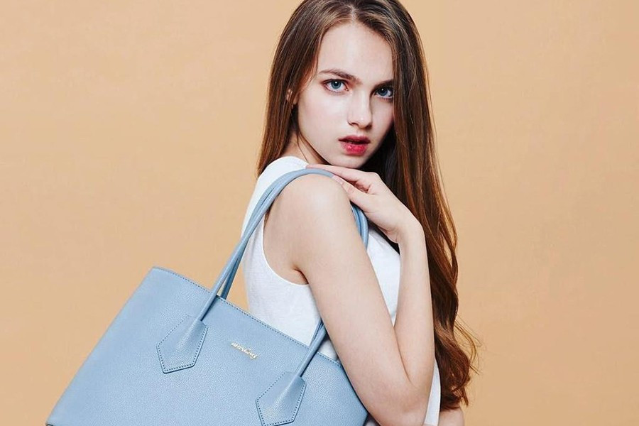 Ở tuổi trưởng thành, sắc vóc Ira Pak ngày càng hoàn thiện hơn. Cô cũng theo đuổi phong cách thời trang quyến rũ, trưởng thành.