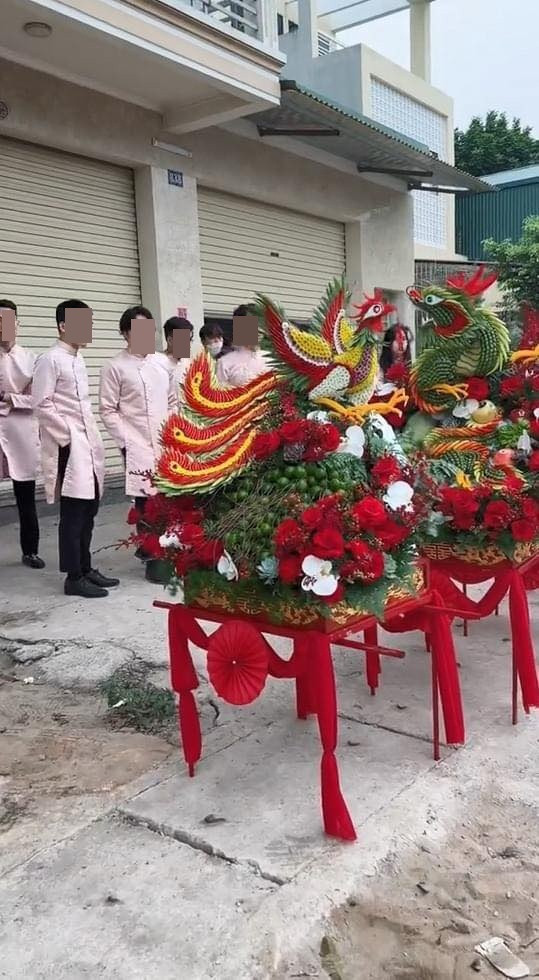 Nhìn hình ảnh những mâm tráp cưới này, cư dân mạng đều xuýt xoa ngưỡng mộ về độ chịu chi của phía nhà chú rể.