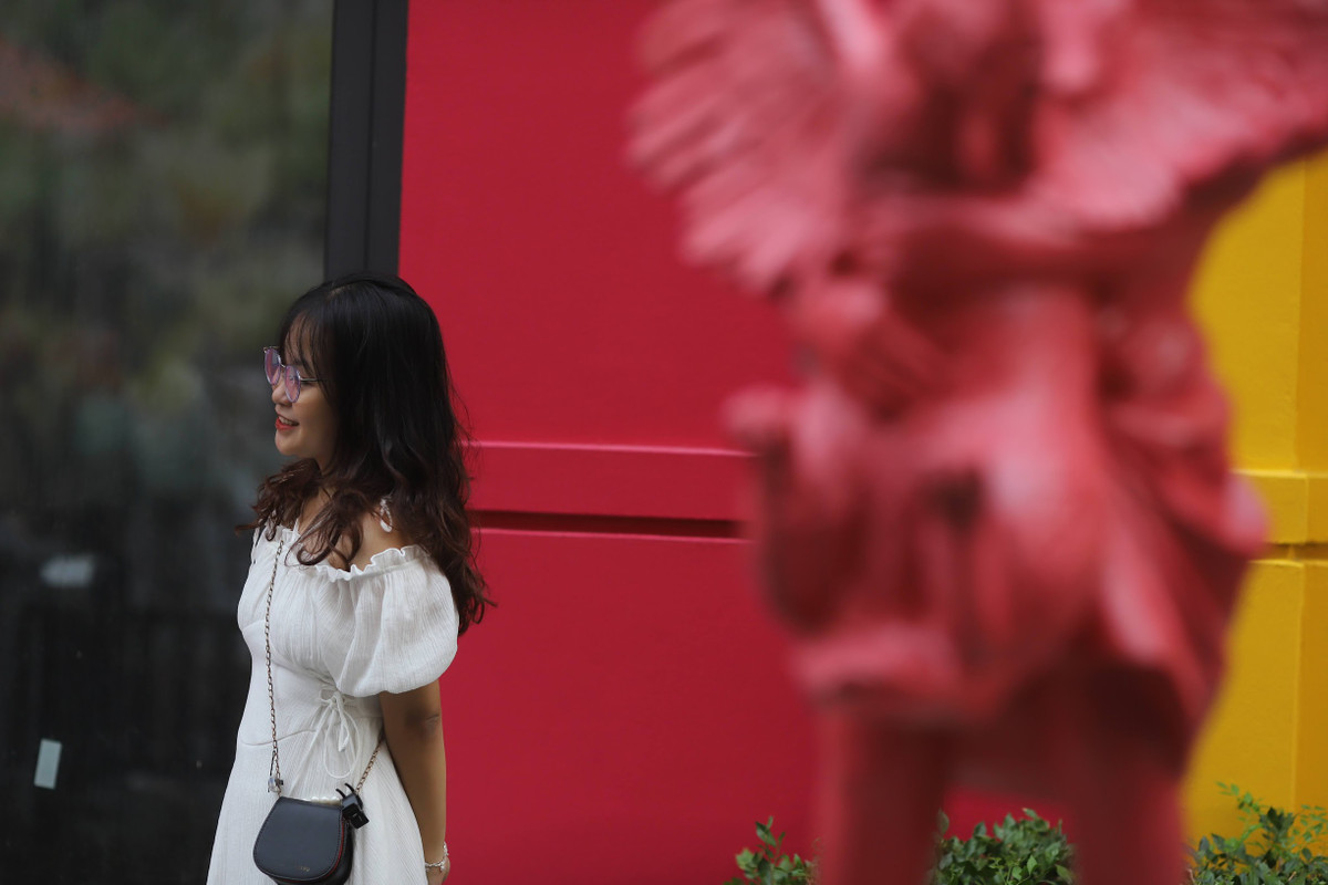 Mới được khai trương nhưng con phố nhỏ này đã được nhiều bạn trẻ săn đón bởi không gian đậm chất châu Âu giữa lòng Hà Nội.