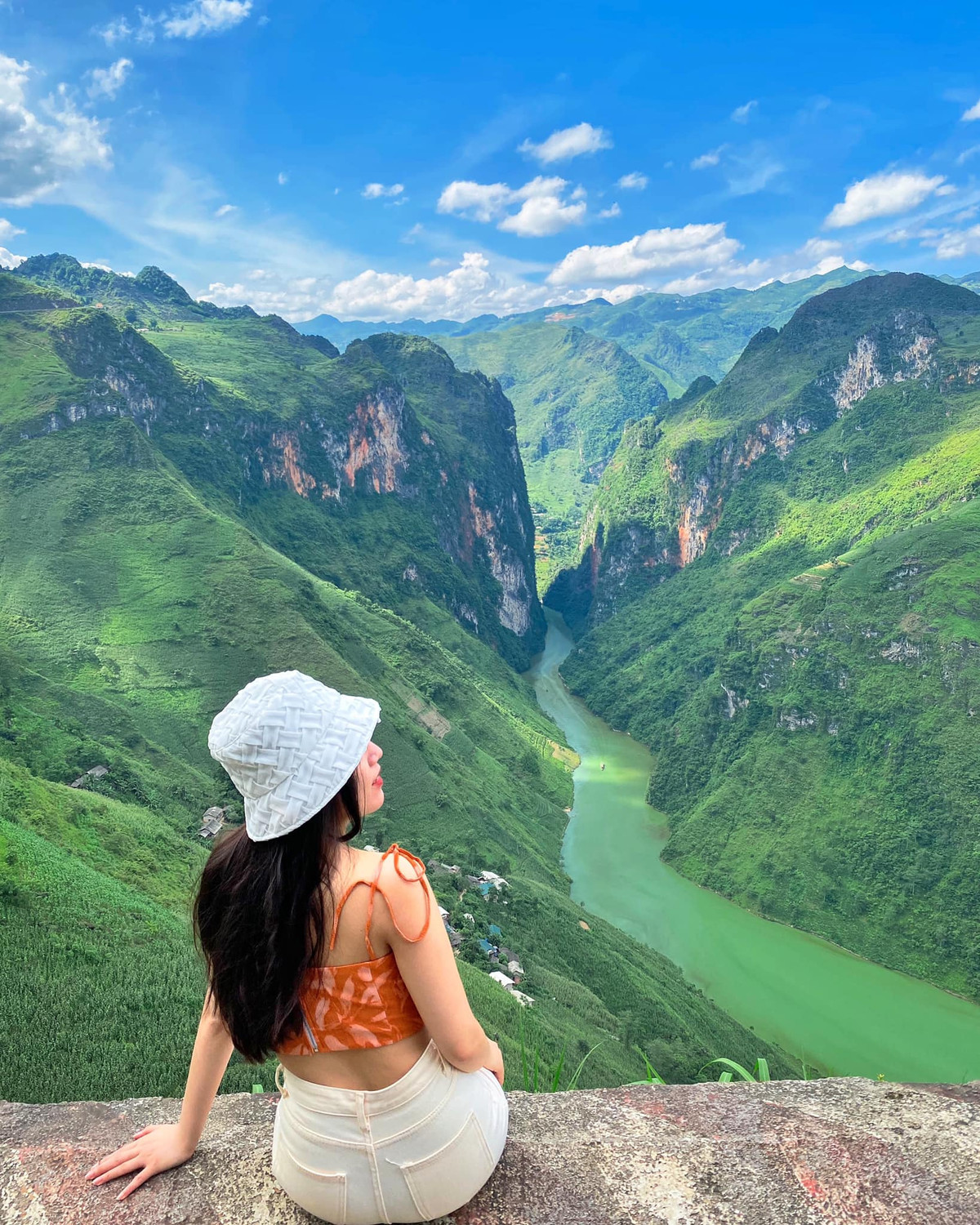 Hiện tại, thông tin tạm ngừng tàu du lịch này khiến cho cộng đồng đam mê du lịch rất tiếc nuối. Ảnh: Trang Nguyễn