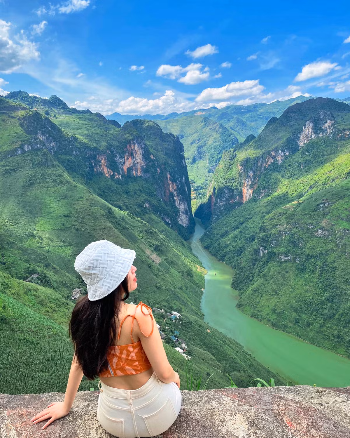 Hiện tại, thông tin tạm ngừng tàu du lịch này khiến cho cộng đồng đam mê du lịch rất tiếc nuối. Ảnh: Trang Nguyễn