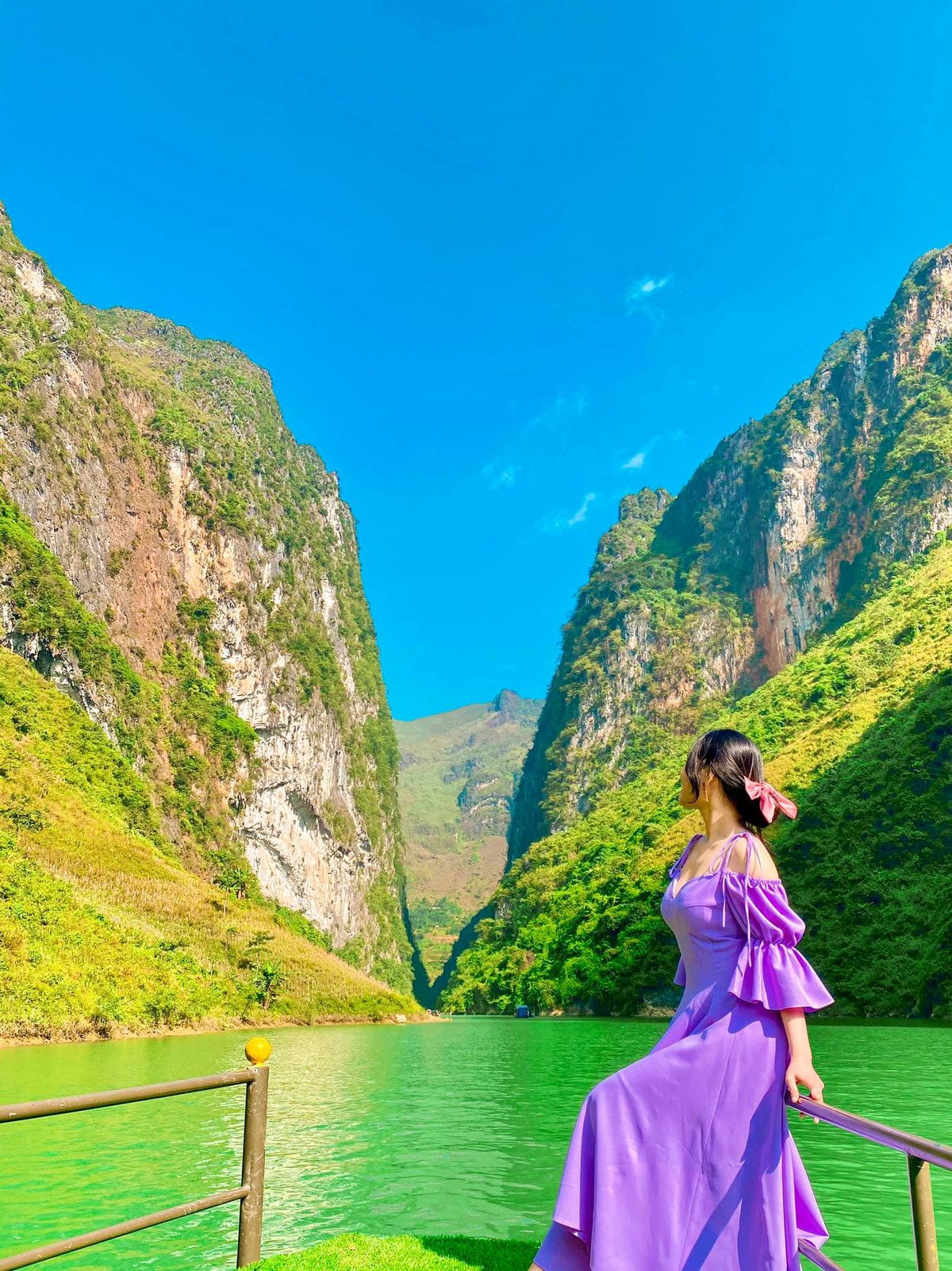 Thông tin này khiến cho nhiều du khách cảm thấy rất tiếc nuối, đặc biệt đối với những ai chưa từng đến du lịch Hà Giang cũng như check in khi đi thuyền trên sông Nho Quế. Ảnh: Thu Anh