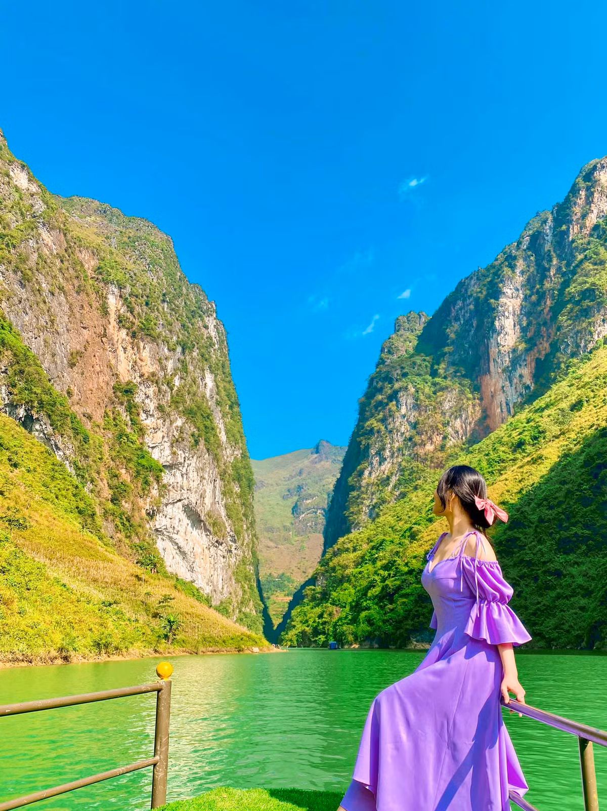 Thông tin này khiến cho nhiều du khách cảm thấy rất tiếc nuối, đặc biệt đối với những ai chưa từng đến du lịch Hà Giang cũng như check in khi đi thuyền trên sông Nho Quế. Ảnh: Thu Anh