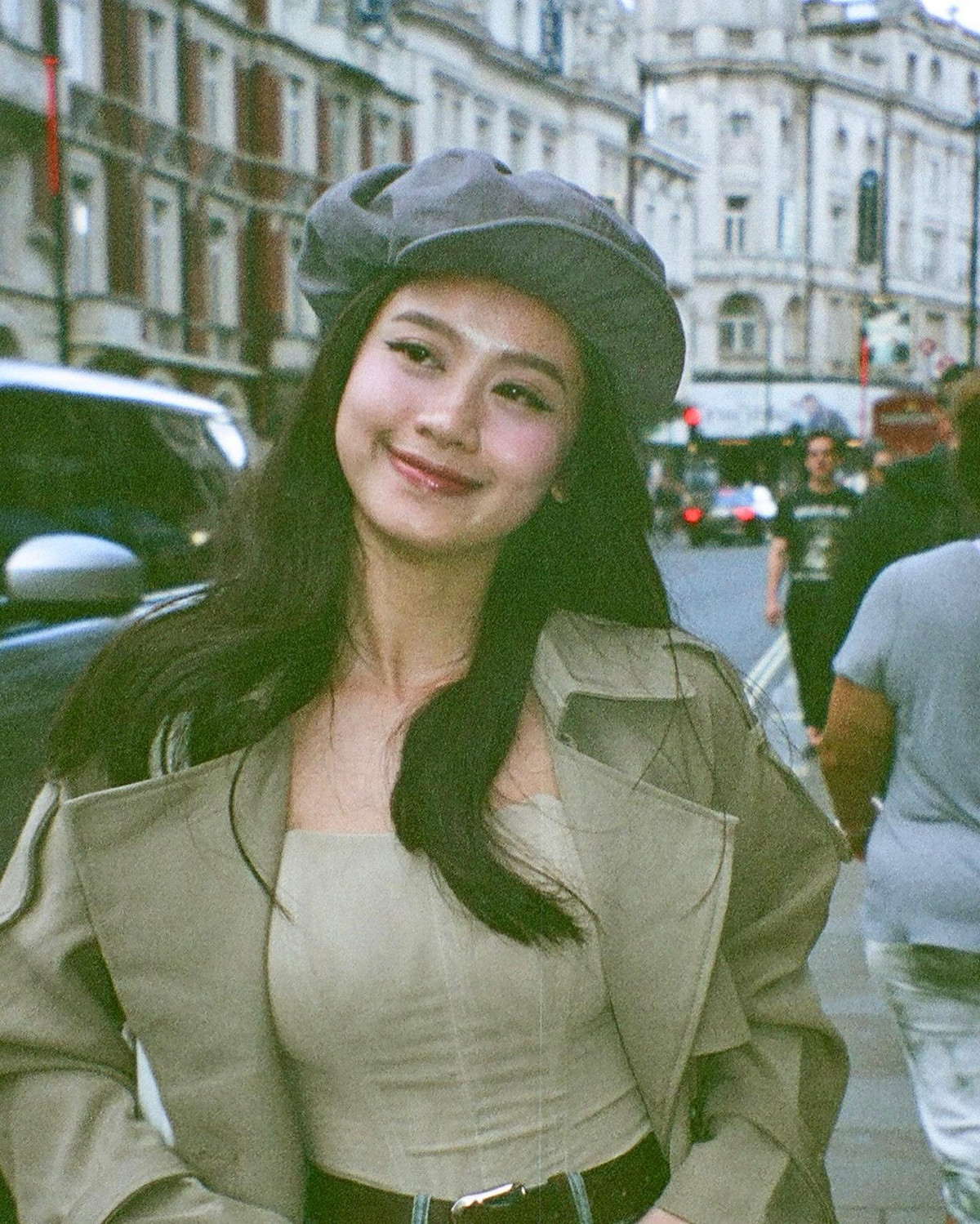 Tên tuổi của Hàn Hằng nhận được nhiều sự quan tâm hơn khi chính thức công khai hẹn hò với vlogger đình đám một thời - Huyme.