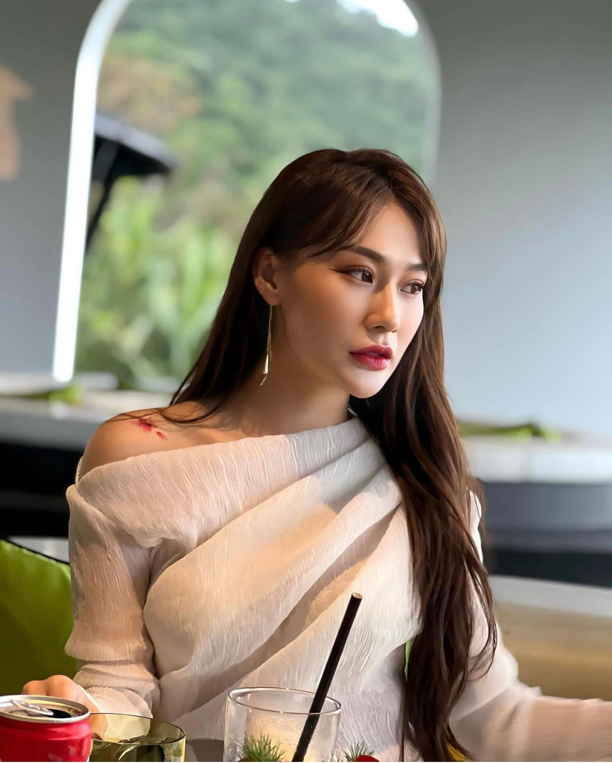 Được biết, bạn gái của Vũ Văn Thanh hiện đang sinh sống ở TP.HCM và làm việc ở một ngân hàng.