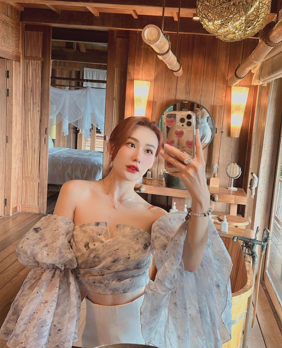 Trên trang cá nhân, Ngọc Ánh thường xuyên cập nhật những hình ảnh đời thường của bản thân.