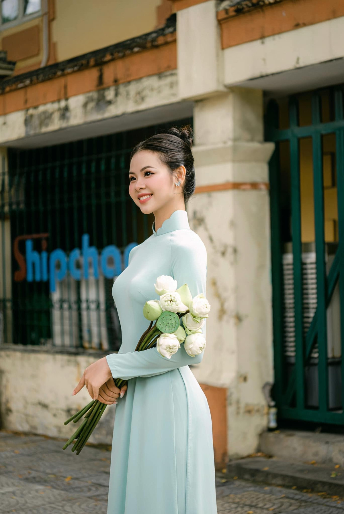 Cô từng giành danh hiệu “Hoa khôi bóng chuyền” của “Giải bóng chuyền Khối sinh viên đại học, cao đẳng và Khối lực lượng Vũ trang – Liên kết, kết nghĩa năm 2022” (TP. Đà Nẵng).