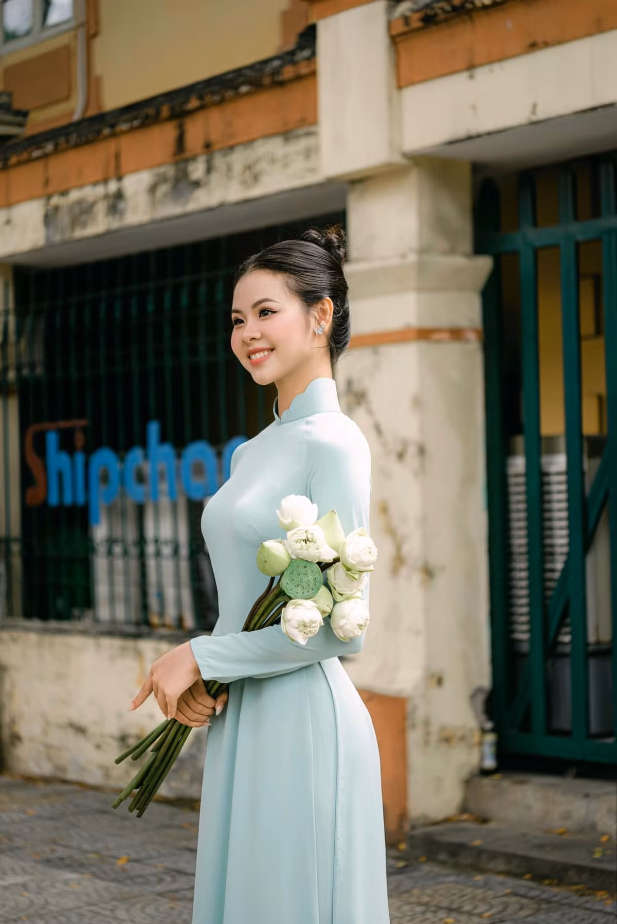 Cô từng giành danh hiệu “Hoa khôi bóng chuyền” của “Giải bóng chuyền Khối sinh viên đại học, cao đẳng và Khối lực lượng Vũ trang – Liên kết, kết nghĩa năm 2022” (TP. Đà Nẵng).